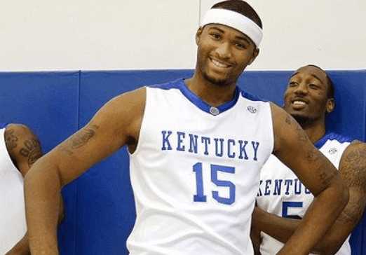 经让队伍看 经让队伍看