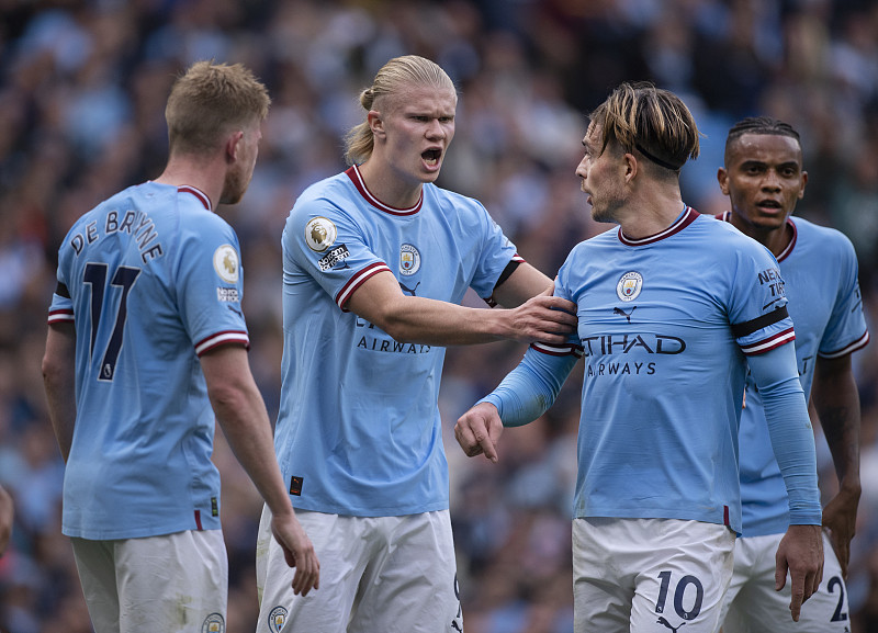 通过引入更 通过引入更