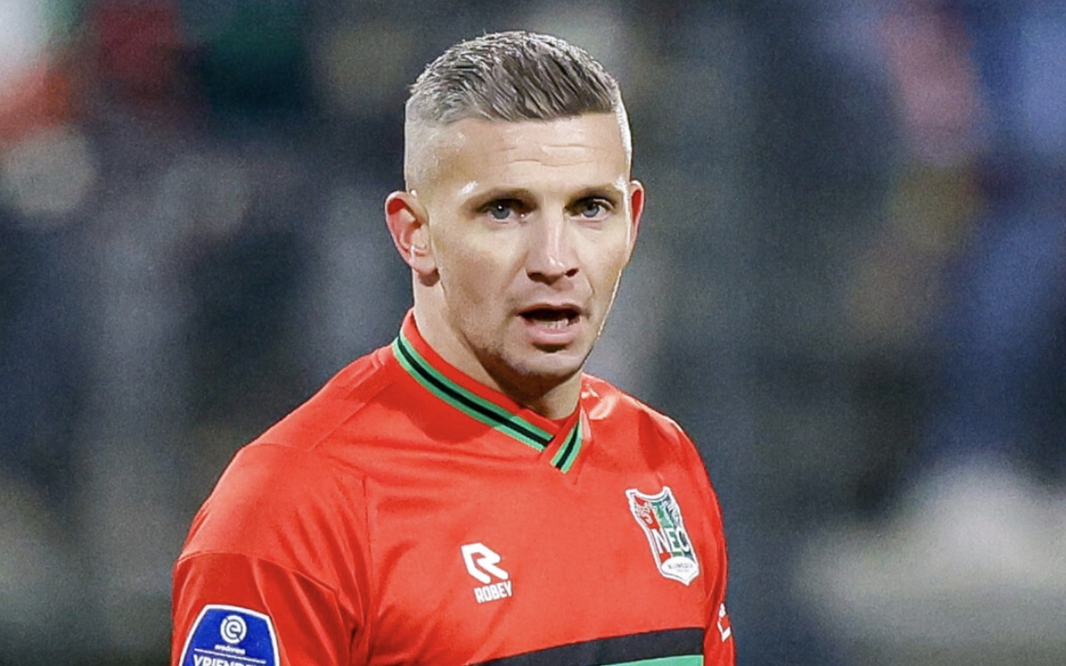 外界称他是 外界称他是