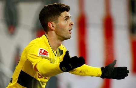 [图]泽卡梅开二度 山东泰山客场险胜梅州客家.