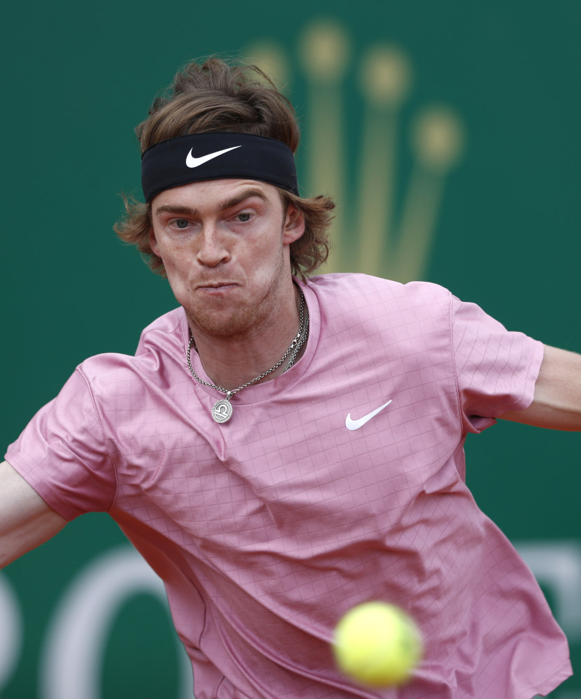 主场气势强 主场气势强